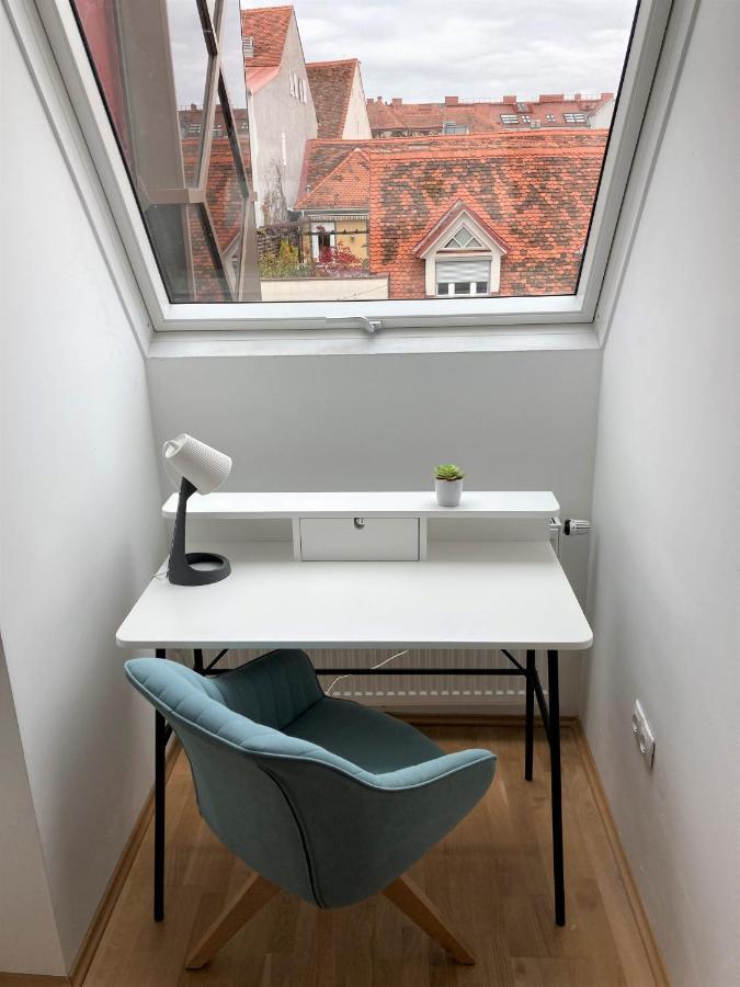 Carillon By Bestchoice - Old City - Self Check-In With Parking Option Graz Dış mekan fotoğraf